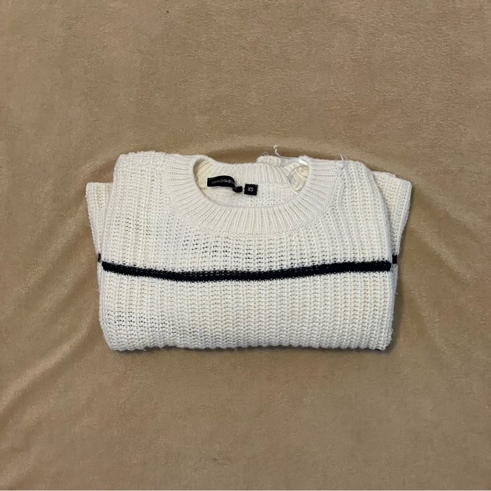 moon & madison white sweater with navy stripes